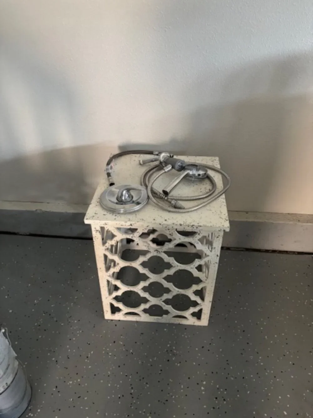 Delta magnetic adjustable